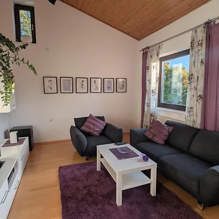 Kleine Haushaelfte Zum Wohlfuehlen Appartement